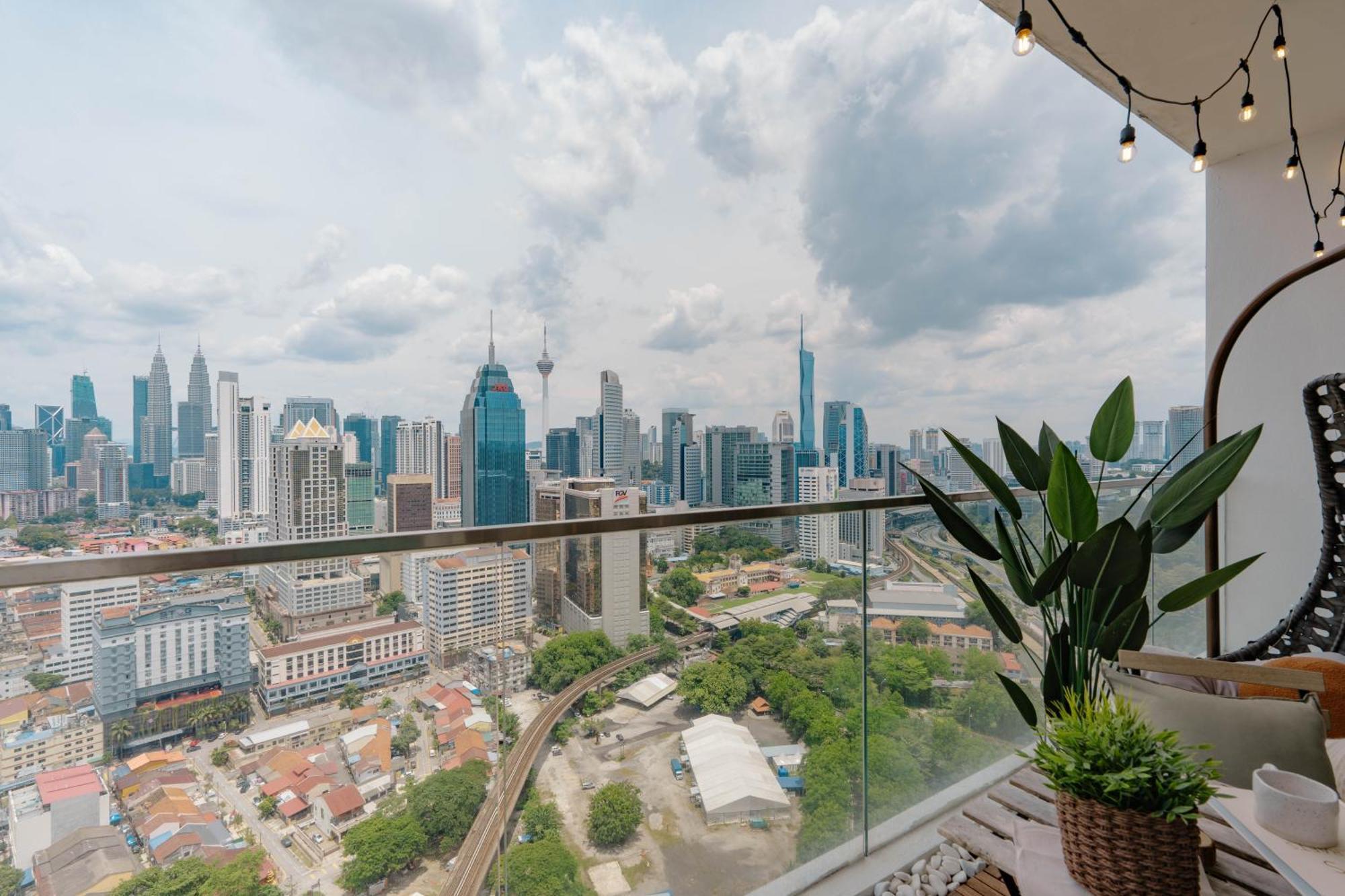 Suites & Residences @ Regalia By Plc Kuala Lumpur Exteriör bild